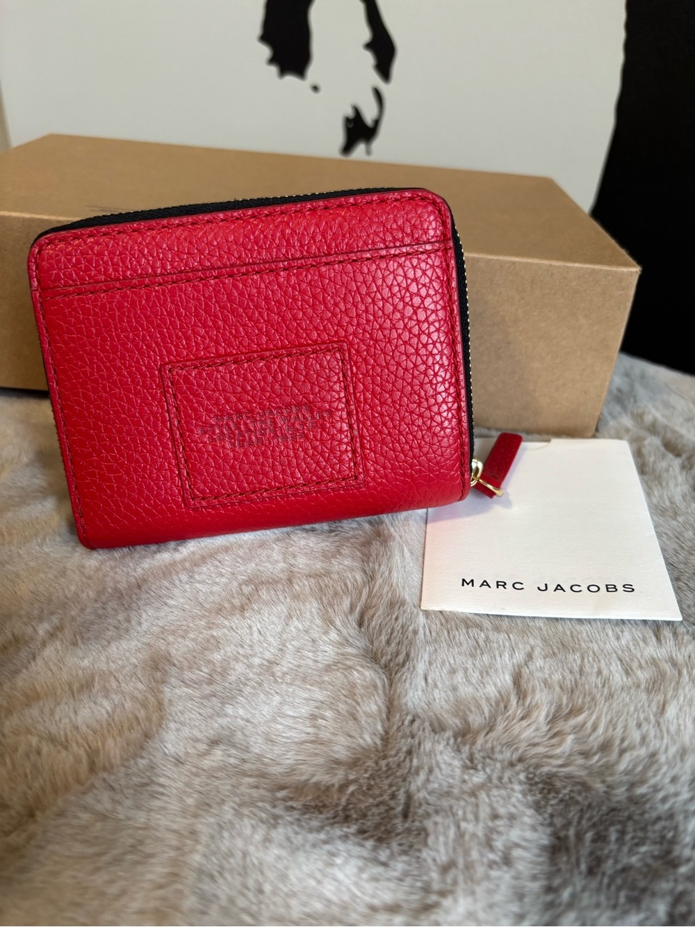 Marc Jacobs Red Pebbled Leather Zip Wallet - Picture 4 of 6